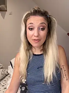 carlaaa online show from 10-15-25, 07:58