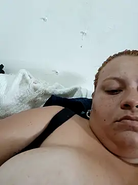 Snapshot of carola_hotwife chatting on 10-15-25, 01:33 carola hotwife online show from 10-15-25, 01:33