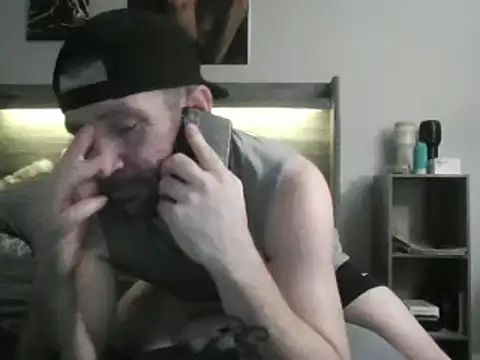 Edward LongCock online show from 12-29-24, 09:41