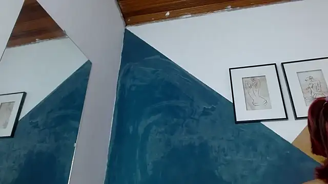 Snapshot of Ambar_Roux_ chatting on 01-24-25, 04:39 Ambar Roux online show from 01-24-25, 04:39