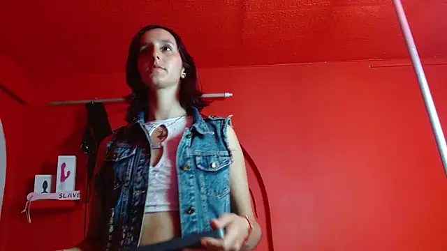 Snapshot of Ambar_Roux_ chatting on 03-19-25, 02:57 Ambar Roux online show from 03-19-25, 02:57