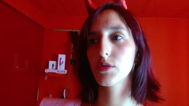 Snapshot of Ambar_Roux_ chatting on 03-22-25, 05:49 Ambar Roux online show from 03-22-25, 05:49