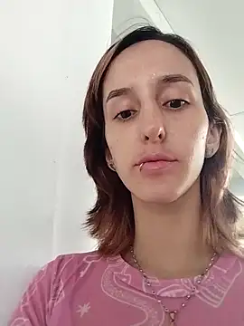 Snapshot of Ambar_Roux_ chatting on 11-05-25, 01:22 Ambar Roux online show from 11-05-25, 01:22