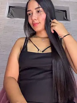 Snapshot of _Luana chatting on 06-19-26, 01:54 Luana online show from 06-19-26, 01:54