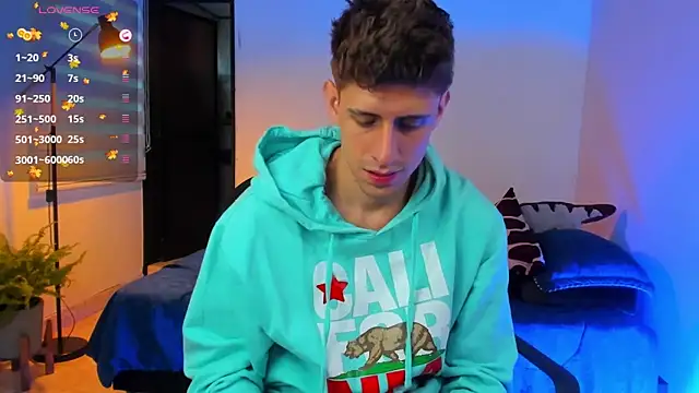 Snapshot of Jasperjoness chatting on 11-19-25, 09:48 Jasperjoness online show from 11-19-25, 09:48