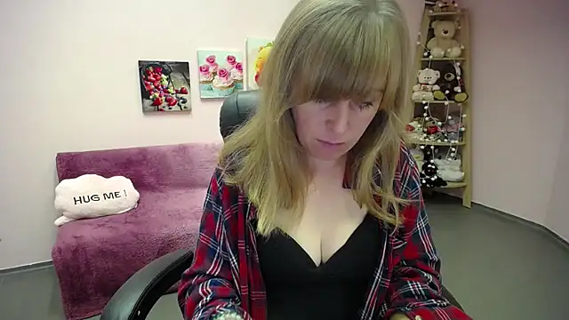 Hot Milady online show from 10-07-25, 07:05