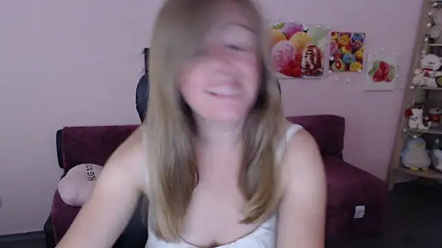 Hot Milady online show from 06-17-26, 07:33