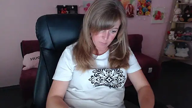 Hot Milady online show from 06-23-26, 07:17