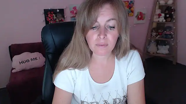 Hot Milady online show from 07-13-26, 06:49