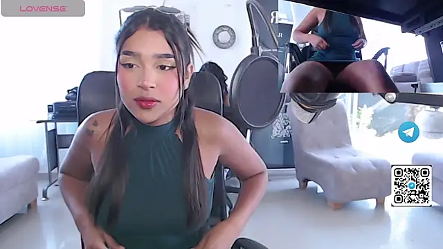 Snapshot of Mariangel_11 chatting on 04-22-26, 01:56 Mariangel 11 online show from 04-22-26, 01:56