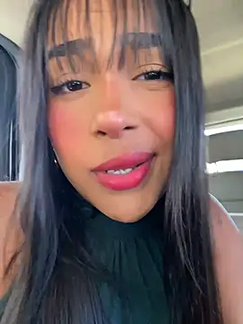 Snapshot of Mariangel_11 chatting on 06-25-26, 02:21 Mariangel 11 online show from 06-25-26, 02:21