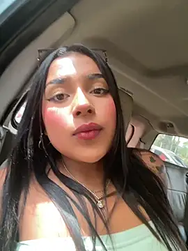 Snapshot of Mariangel_11 chatting on 06-30-26, 04:19 Mariangel 11 online show from 06-30-26, 04:19