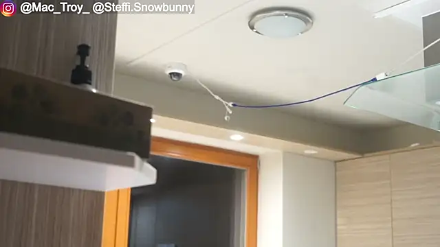 MacTroy online show from 10-30-25, 07:36