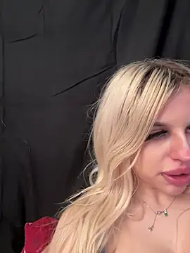 Snapshot of MacTroy chatting on 03-01-26, 12:34 MacTroy online show from 03-01-26, 12:34