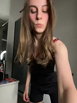 HellPeach online show from 02-17-25, 01:36