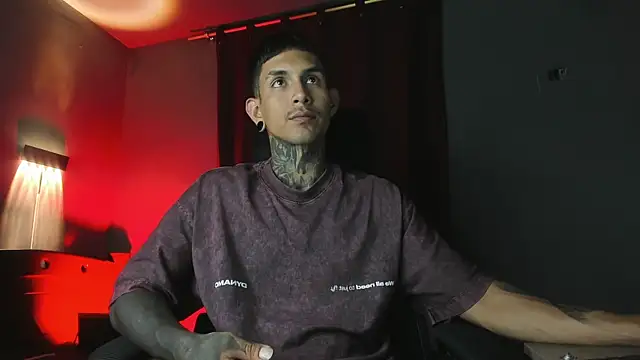 Travistanner 28 online show from 04-04-26, 03:49