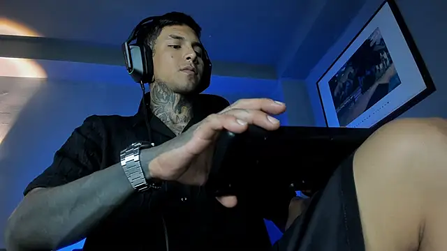 Travistanner 28 online show from 05-19-26, 10:16