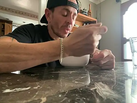 Snapshot of Gman143187 chatting on 10-04-25, 07:45 Gman143187 online show from 10-04-25, 07:45