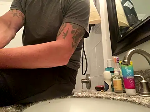 Snapshot of Gman143187 chatting on 10-05-25, 08:12 Gman143187 online show from 10-05-25, 08:12