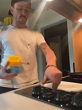 Snapshot of Gman143187 chatting on 10-14-25, 08:20 Gman143187 online show from 10-14-25, 08:20