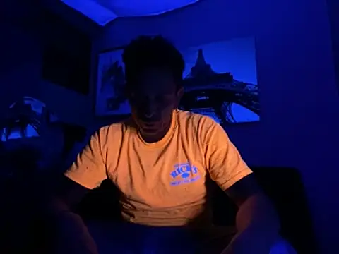 Snapshot of Gman143187 chatting on 10-17-25, 03:20 Gman143187 online show from 10-17-25, 03:20