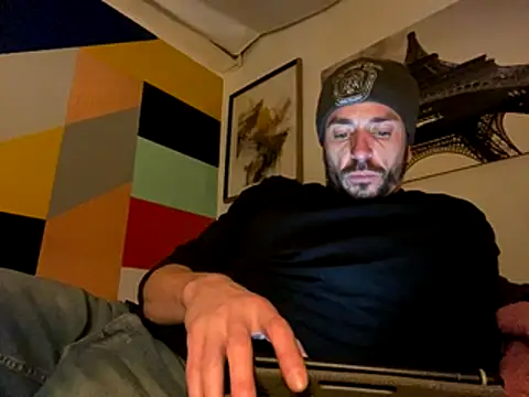 Snapshot of Gman143187 chatting on 12-05-25, 08:12 Gman143187 online show from 12-05-25, 08:12