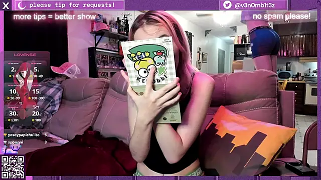 Snapshot of v3n0mb1t3z chatting on 11-18-25, 11:59 v3n0mb1t3z online show from 11-18-25, 11:59