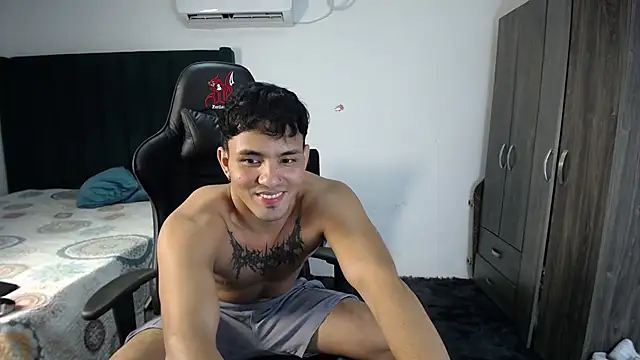 Snapshot of man_dur07 chatting on 02-06-25, 12:22 man dur07 online show from 02-06-25, 12:22