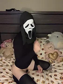 YourFavTwinkie online show from 10-15-25, 05:29