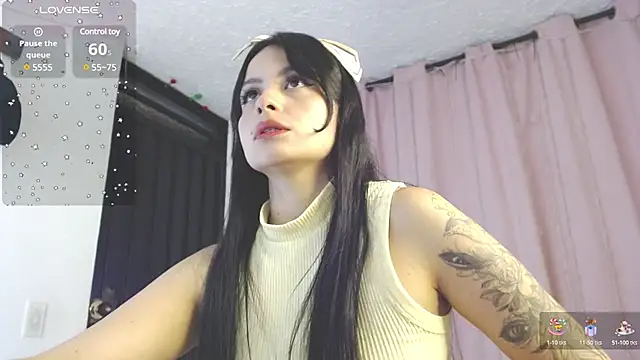 Snapshot of pamela_ chatting on 03-13-25, 08:04 pamela online show from 03-13-25, 08:04