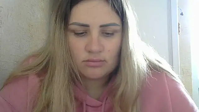 Snapshot of Honeydew-Waves chatting on 10-01-25, 09:59 Honeydew-Waves online show from 10-01-25, 09:59