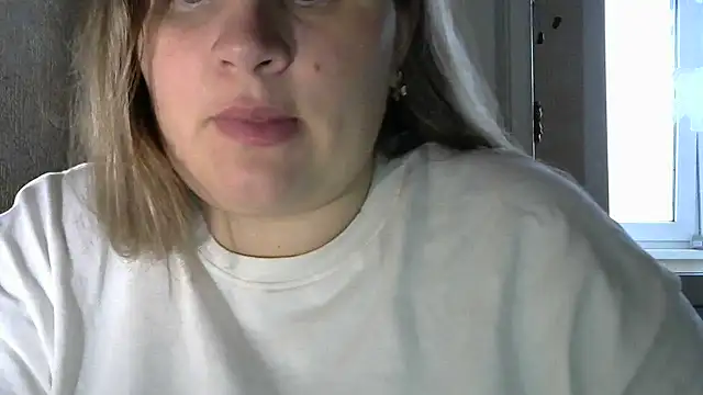 Snapshot of Honeydew-Waves chatting on 11-21-25, 06:12 Honeydew-Waves online show from 11-21-25, 06:12