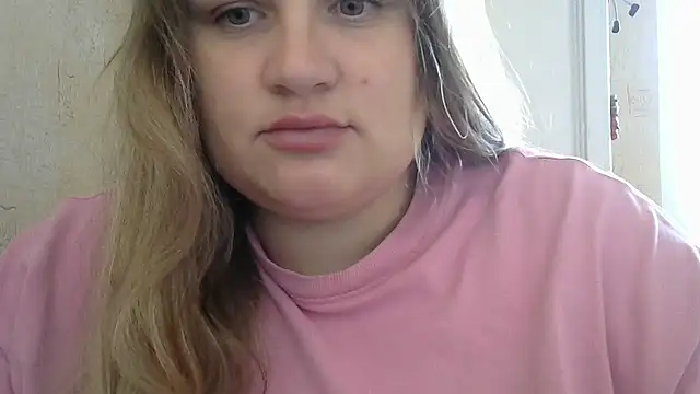 Snapshot of Honeydew-Waves chatting on 11-25-25, 08:36 Honeydew-Waves online show from 11-25-25, 08:36