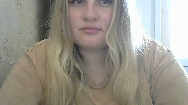 Snapshot of Honeydew-Waves chatting on 05-14-26, 10:00 Honeydew-Waves online show from 05-14-26, 10:00