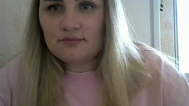 Snapshot of Honeydew-Waves chatting on 05-21-26, 02:13 Honeydew-Waves online show from 05-21-26, 02:13