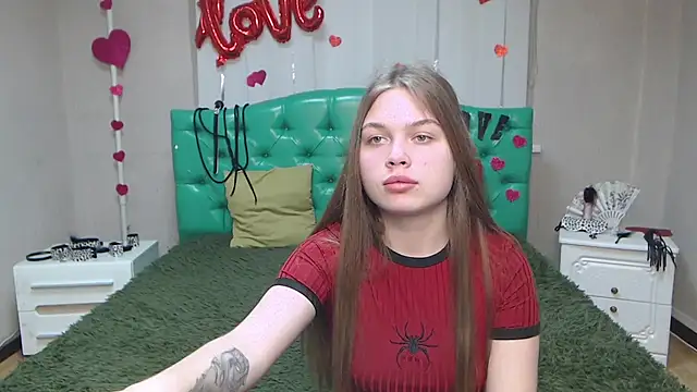 LaraPika online show from 03-18-25, 09:09