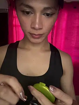 Snapshot of giuliana_andrade chatting on 02-05-25, 01:00 giuliana andrade online show from 02-05-25, 01:00