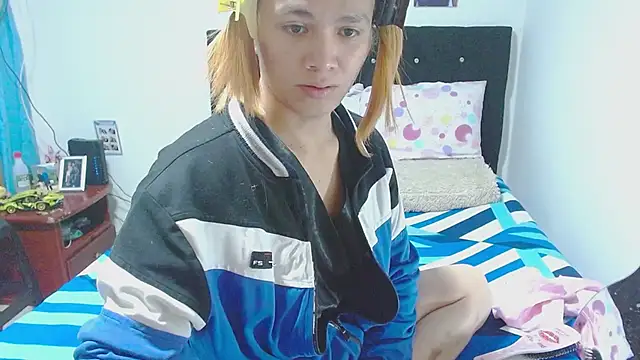 Snapshot of giuliana_andrade chatting on 11-10-25, 11:37 giuliana andrade online show from 11-10-25, 11:37