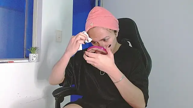 giuliana andrade online show from 02-25-26, 12:09