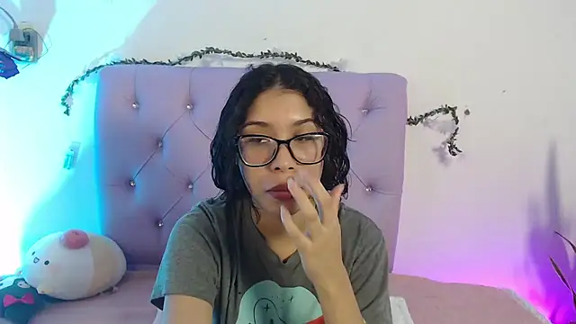 AmberJeong online show from 01-17-25, 10:45