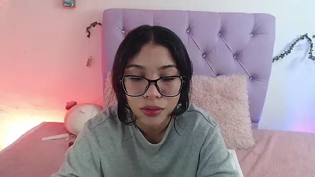 AmberJeong online show from 01-25-25, 12:06