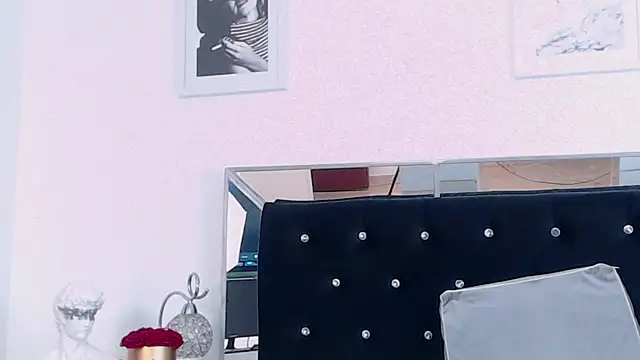 Snapshot of ZikaruRichie chatting on 01-09-25, 01:24 ZikaruRichie online show from 01-09-25, 01:24