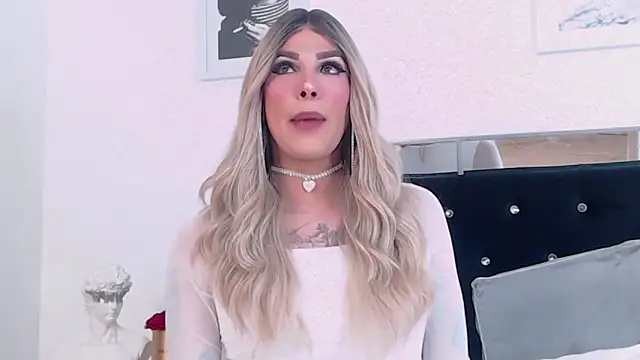 Snapshot of ZikaruRichie chatting on 02-10-25, 11:04 ZikaruRichie online show from 02-10-25, 11:04