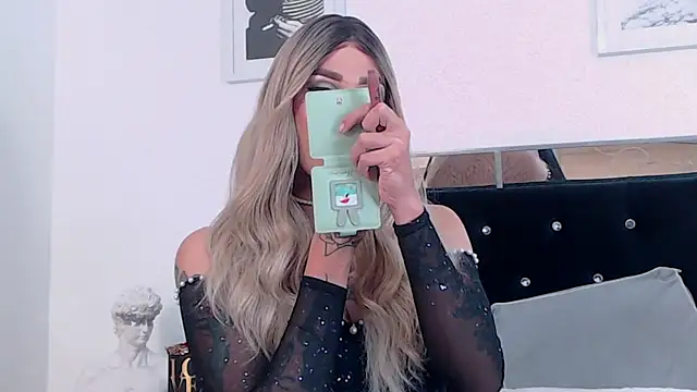 Snapshot of ZikaruRichie chatting on 03-10-25, 01:56 ZikaruRichie online show from 03-10-25, 01:56