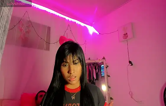 Snapshot of catalina_and_roger chatting on 02-16-25, 03:26 catalina and roger online show from 02-16-25, 03:26