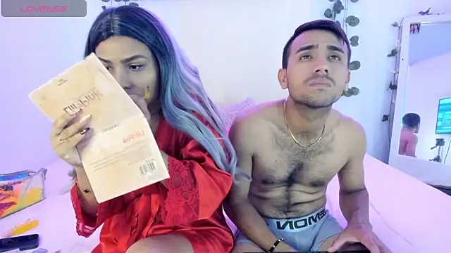 Snapshot of catalina_and_roger chatting on 10-16-25, 08:43 catalina and roger online show from 10-16-25, 08:43