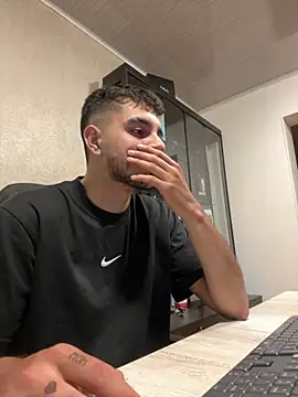 Amadeo Wild online show from 09-22-25, 02:57