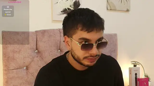 Amadeo Wild online show from 04-16-26, 04:02