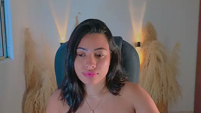 Snapshot of AlessaPears chatting on 01-09-25, 10:52 AlessaPears online show from 01-09-25, 10:52