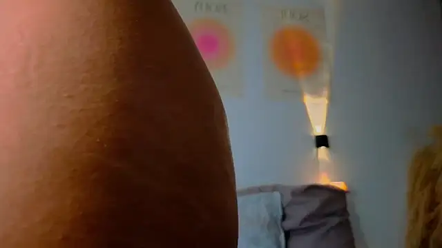 Snapshot of AlessaPears chatting on 02-02-25, 11:30 AlessaPears online show from 02-02-25, 11:30